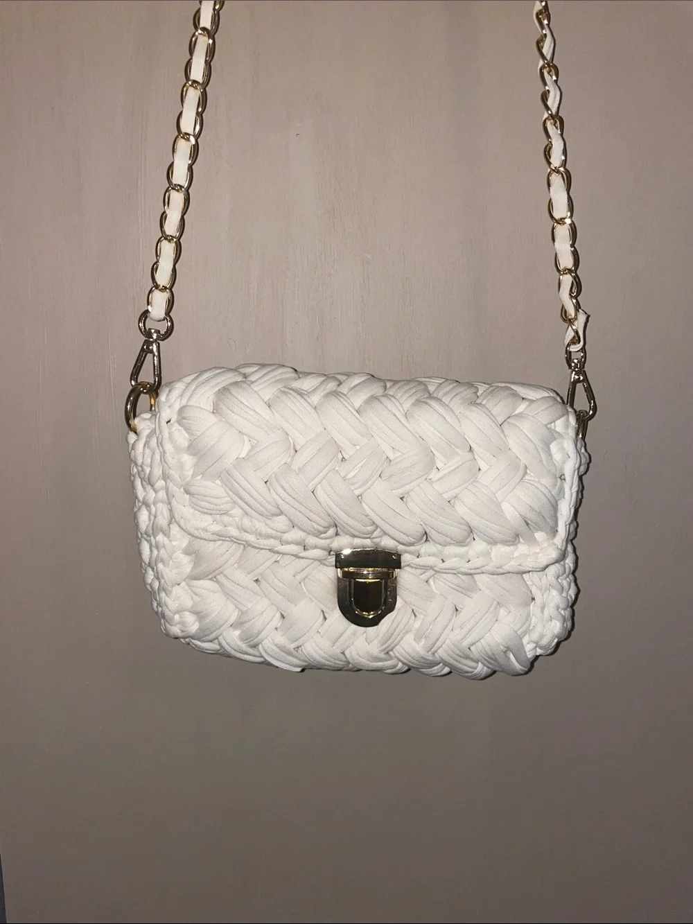 White Woven Crossbody Bag with Gold Chain